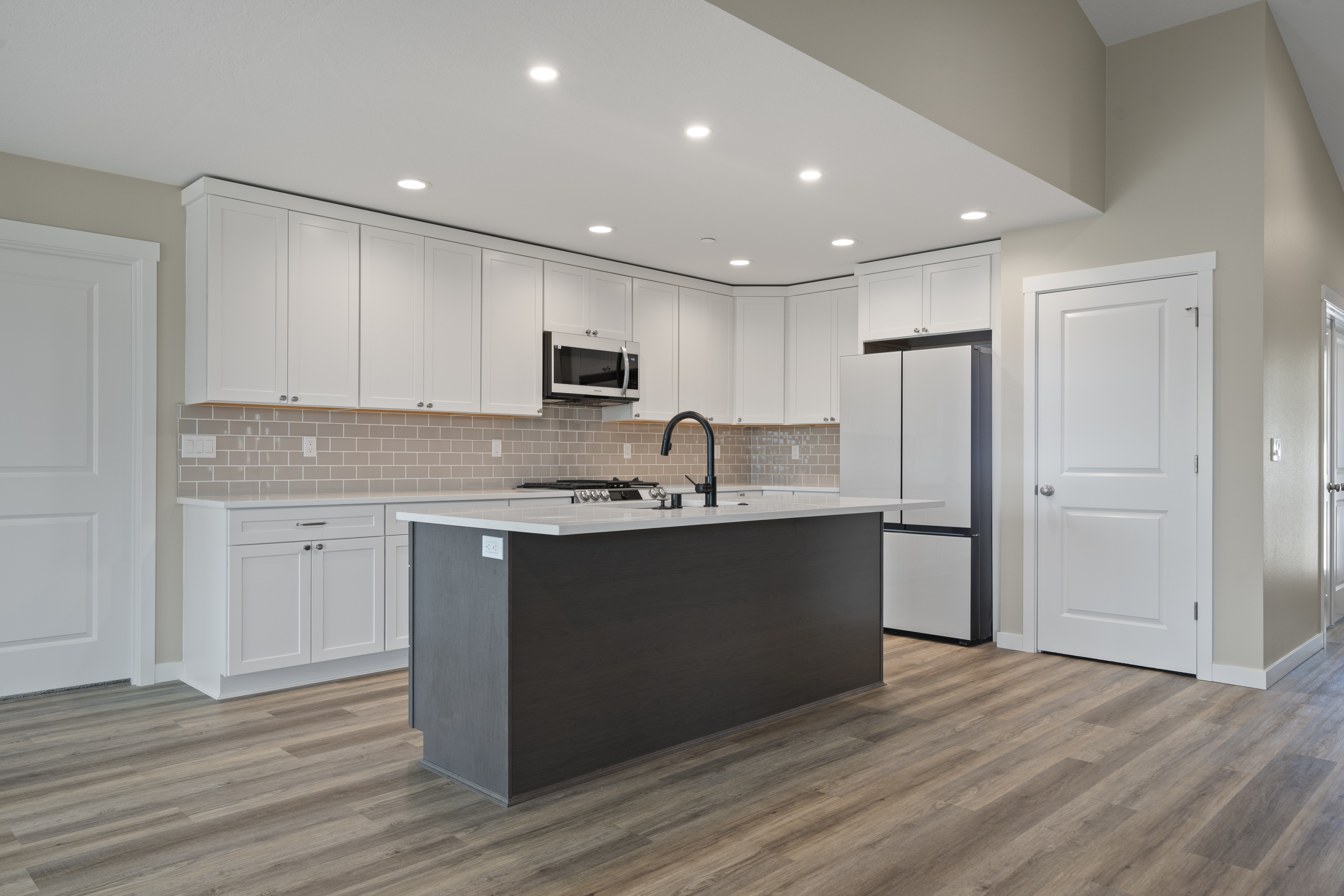 Listing and order management dashboard